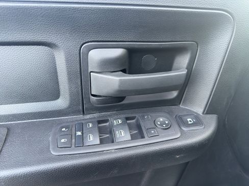 Used 2024 RAM 2500 Tradesman w/ Chrome Appearance Group image 9