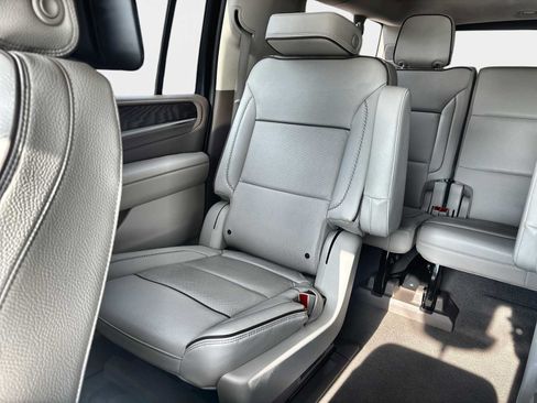 Used 2023 GMC Yukon XL Denali w/ Advanced Technology Package AWD/4WD image 20