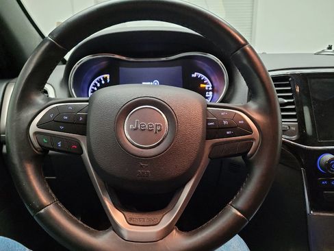 Used 2019 Jeep Grand Cherokee Laredo w/ Laredo X Package image 22