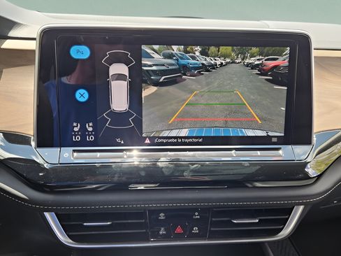 Certified 2024 Volkswagen Atlas SE FWD image 18