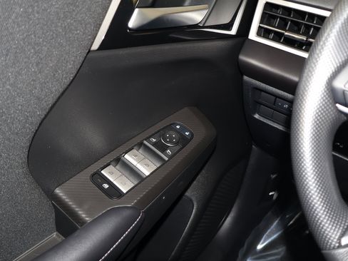 Used 2025 Mitsubishi Outlander ES image 31