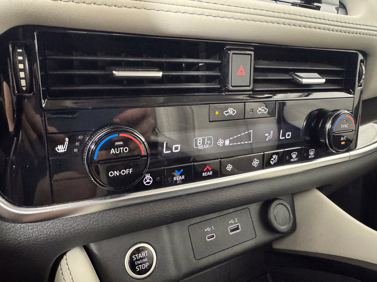Used 2023 Nissan Rogue SL AWD/4WD image 25