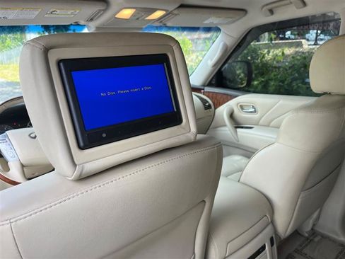 Used 2016 INFINITI QX80 4WD w/ Deluxe Technology Package image 23