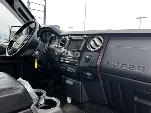 Used 2010 Ford F250 Lariat image 14