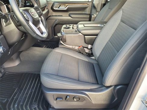 Used 2023 GMC Sierra 1500 Elevation image 17