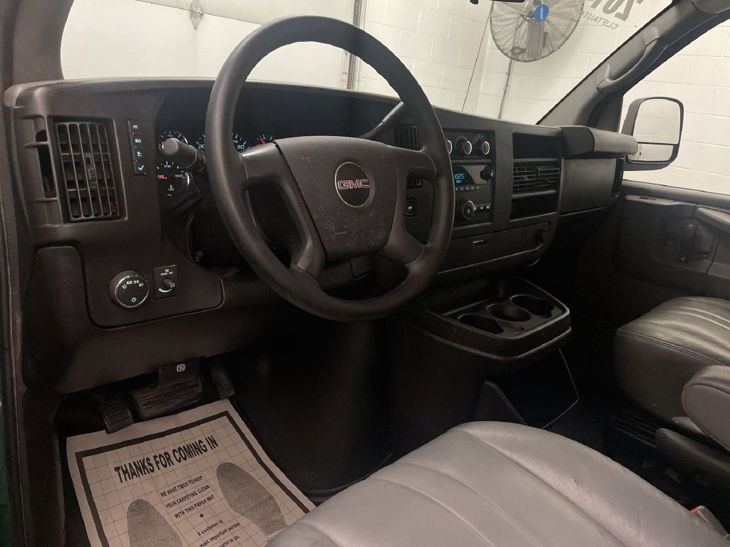 Used 2014 GMC Savana 1500 RWD image 4