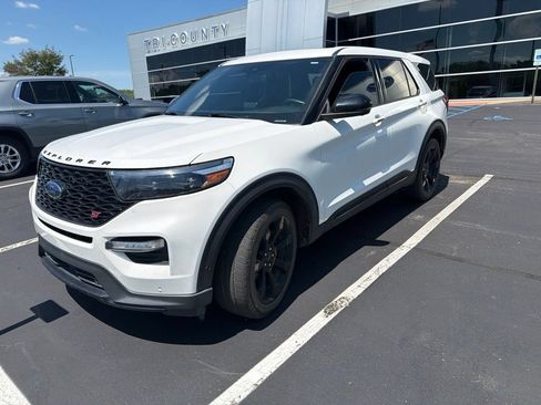 Used 2021 Ford Explorer ST w/ Equipment Group 401A AWD/4WD image 2