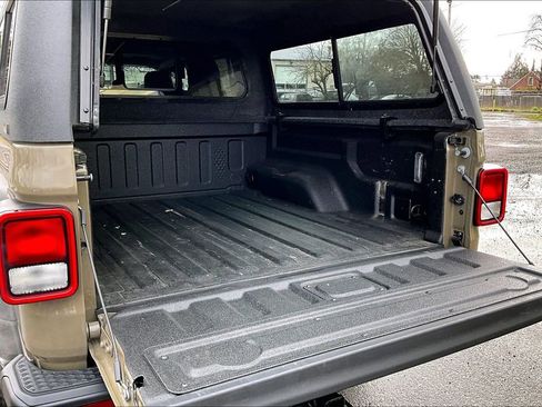 Used 2020 Jeep Gladiator Sport w/ Quick Order Package 24S image 38