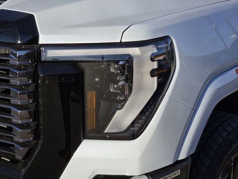 New 2026 GMC Sierra 2500 Denali Ultimate image 5