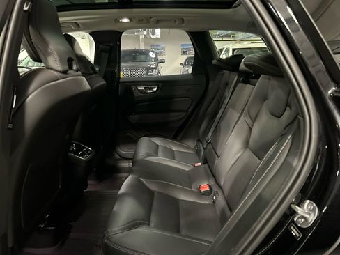 Certified 2024 Volvo XC60 B5 Ultimate w/ Protection Package Premier AWD/4WD image 23