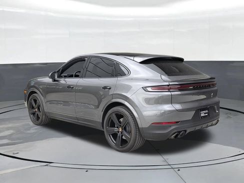 Certified 2025 Porsche Cayenne Coupe AWD/4WD image 3