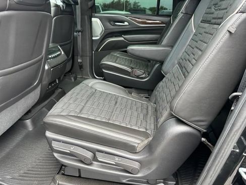 Used 2021 Cadillac Escalade ESV Sport Platinum AWD/4WD image 16