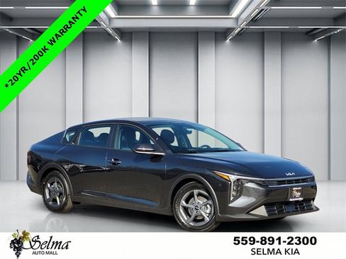 New 2025 Kia K4 LXS image 1
