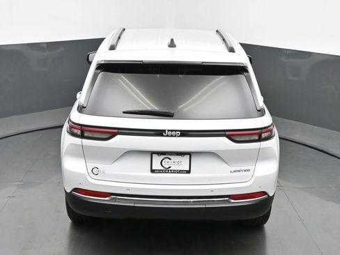 Used 2024 Jeep Grand Cherokee Limited image 42