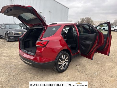Used 2024 Chevrolet Equinox Premier image 31