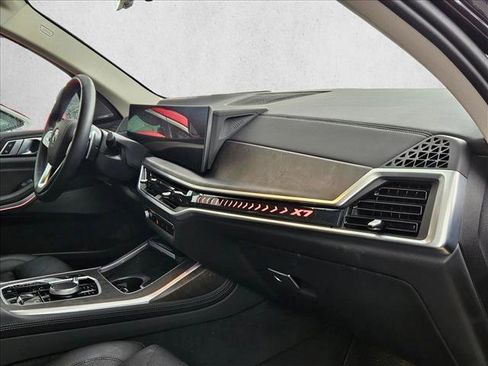 Used 2023 BMW X7 xDrive40i w/ Premium Package image 24