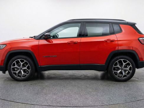 Used 2025 Jeep Compass Limited AWD/4WD image 5