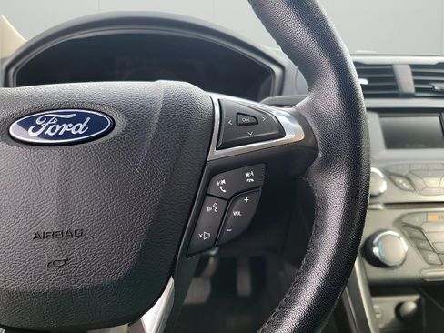 Used 2018 Ford Fusion SE w/ Equipment Group 601A image 18