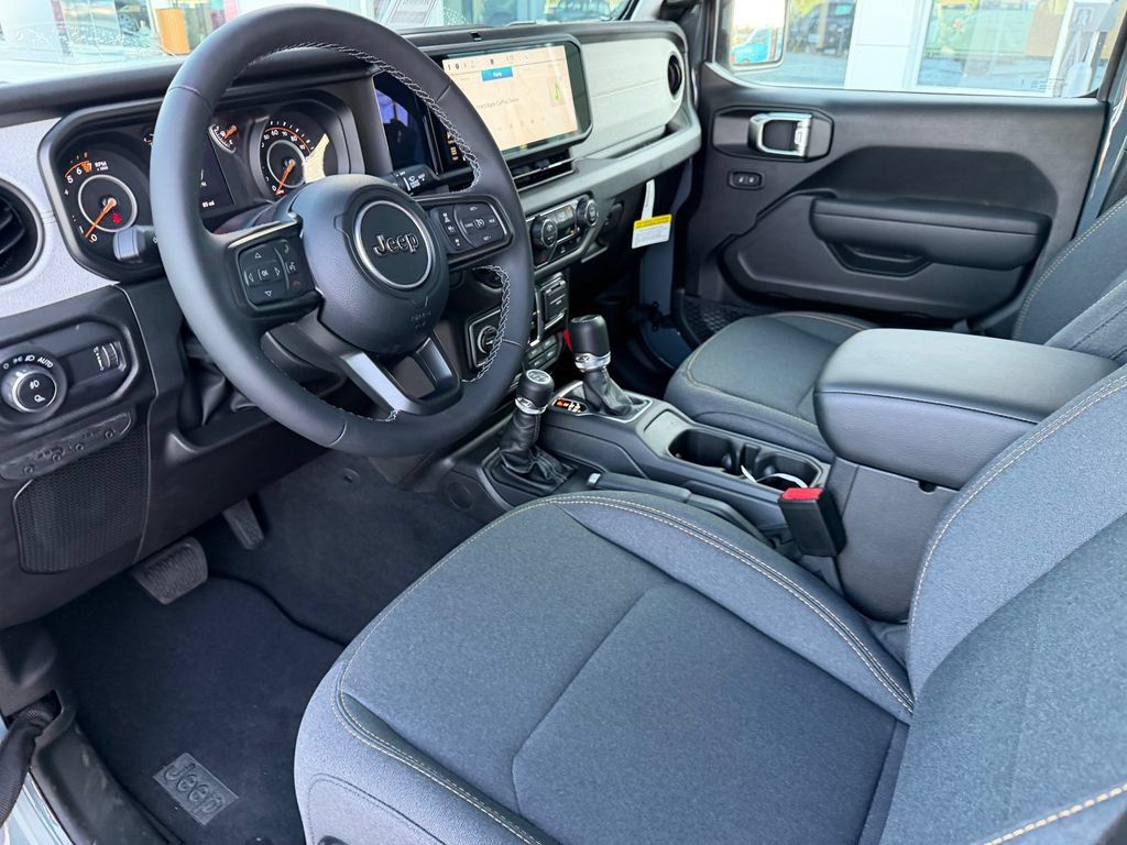 New 2026 Jeep Gladiator Sport AWD/4WD image 11