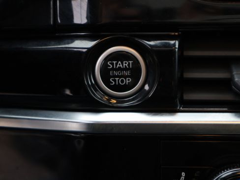 Used 2023 Nissan Pathfinder Platinum image 30