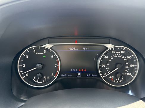 Used 2024 Nissan Altima 2.5 SR FWD image 17