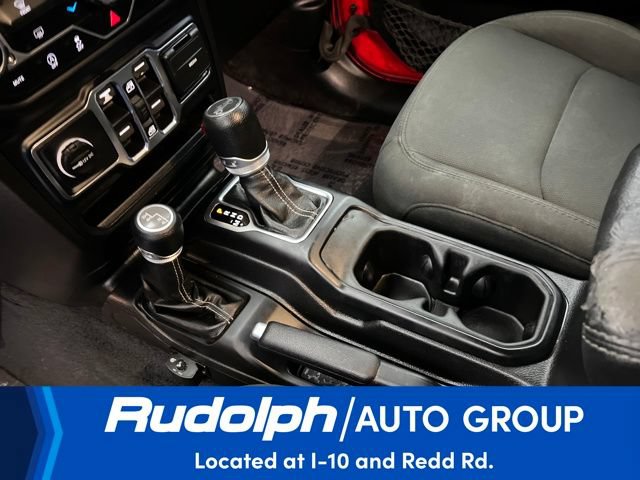 Used 2019 Jeep Wrangler Unlimited Sahara AWD/4WD image 28