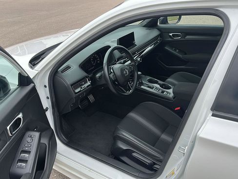 Used 2025 Honda Civic Sport image 8