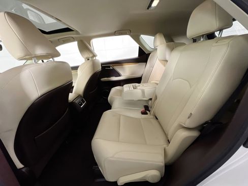 Used 2020 Lexus RX 350L Premium w/ Premium Package image 25