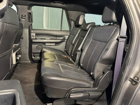Used 2018 Ford Expedition Max XLT w/ Equipment Group 202A RWD image 30