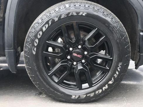 Used 2022 GMC Sierra 1500 Elevation w/ Elevation Premium Package AWD/4WD image 12