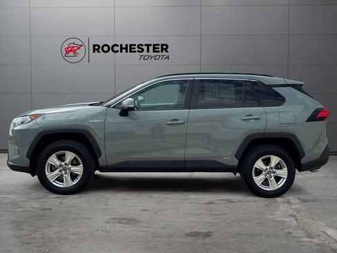 Certified 2019 Toyota RAV4 XLE AWD/4WD image 2