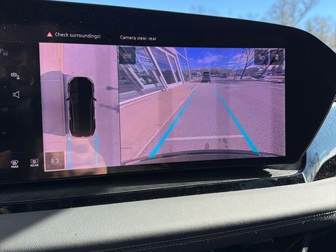 Used 2025 Audi Q6 e-tron Premium Plus w/ Premium Plus image 17