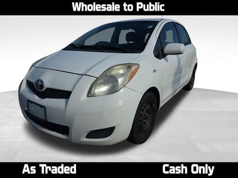 Used 2010 Toyota Yaris 4-Door Hatchback image 1