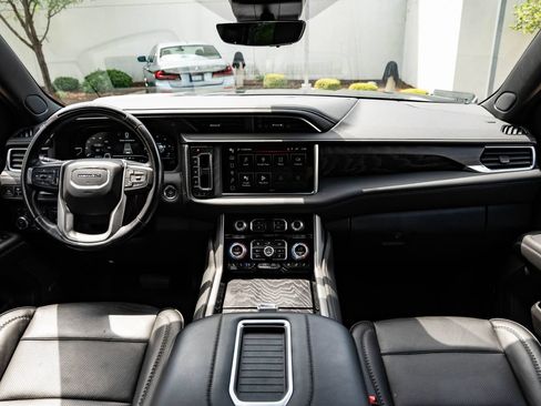 Used 2023 GMC Yukon Denali AWD/4WD image 36