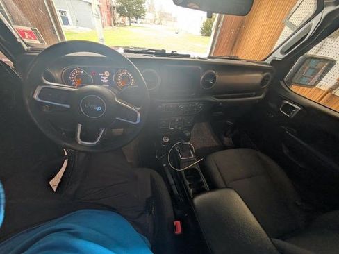 Used 2020 Jeep Gladiator Sport w/ Quick Order Package 24S image 2