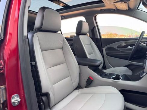 Used 2023 GMC Terrain SLT image 49