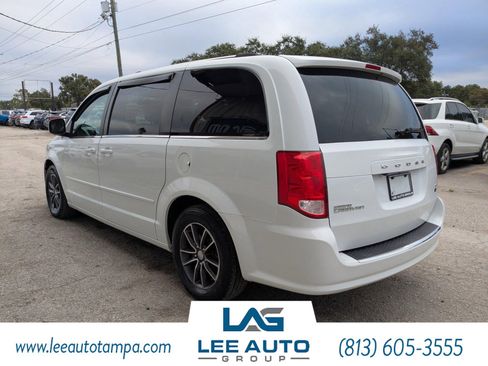 Used 2017 Dodge Grand Caravan SXT image 6