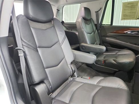 Used 2020 Cadillac Escalade Luxury image 49