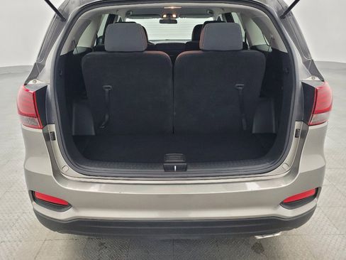 Used 2019 Kia Sorento LX image 29