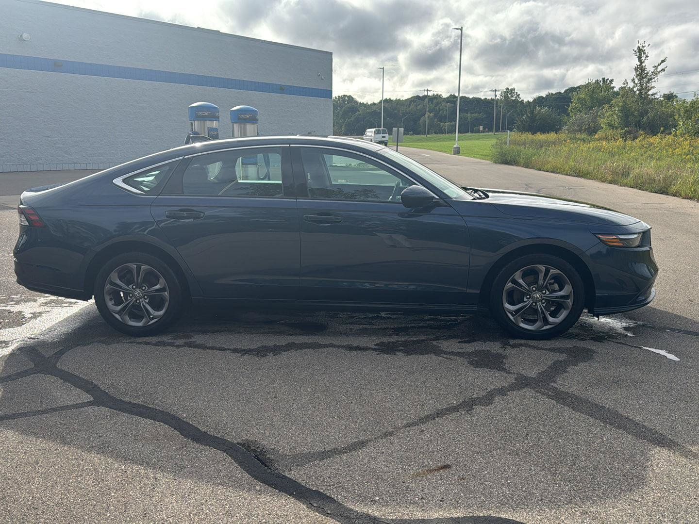 Used 2024 Honda Accord EX image 6