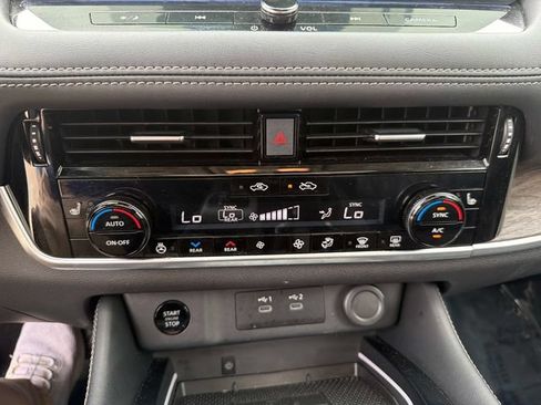 Used 2026 Nissan Rogue Platinum w/ Platinum Premium Package AWD/4WD image 23