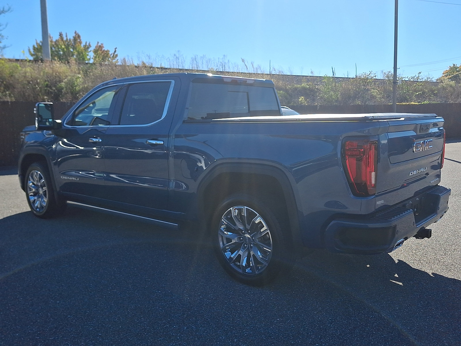 Used 2026 GMC Sierra 1500 Denali w/ Denali Reserve Package AWD/4WD image 4