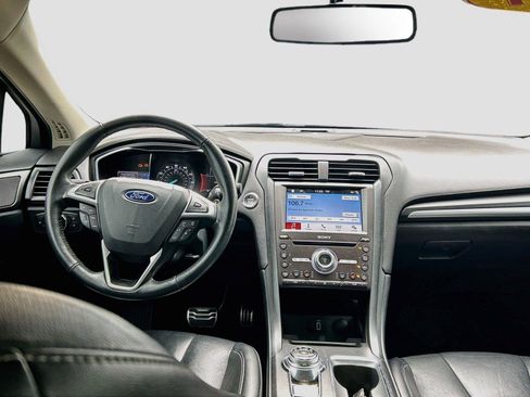 Used 2017 Ford Fusion Titanium FWD image 17