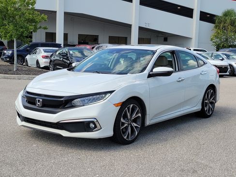 Used 2019 Honda Civic Touring image 3