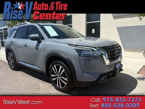 Used 2023 Nissan Pathfinder Platinum FWD image 1