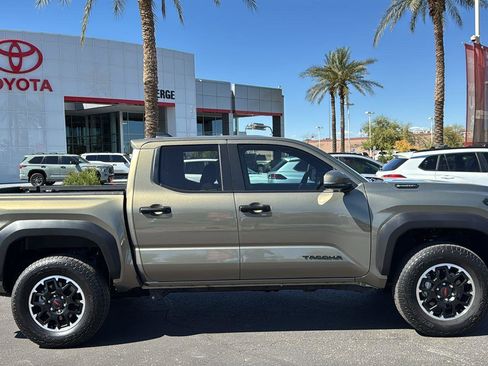 Used 2025 Toyota Tacoma TRD Off-Road w/ TRD Off Road Upgrade Package image 8