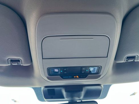 Used 2023 Ford F150 XLT image 40