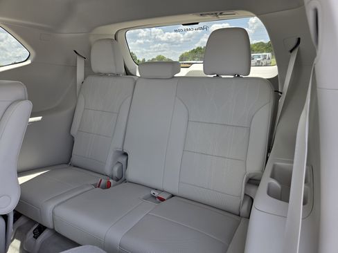 New 2027 Buick Enclave Avenir FWD image 28