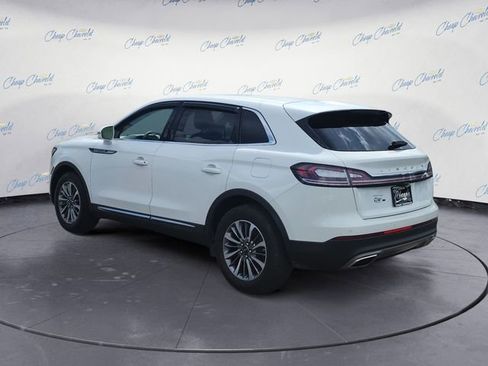 Used 2023 Lincoln Nautilus FWD image 3