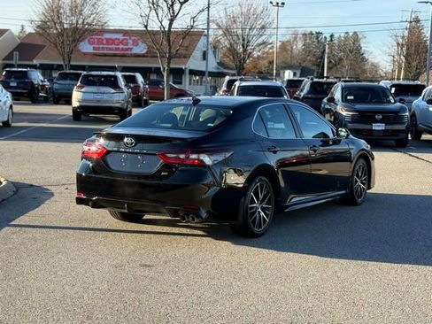 Used 2024 Toyota Camry SE image 5